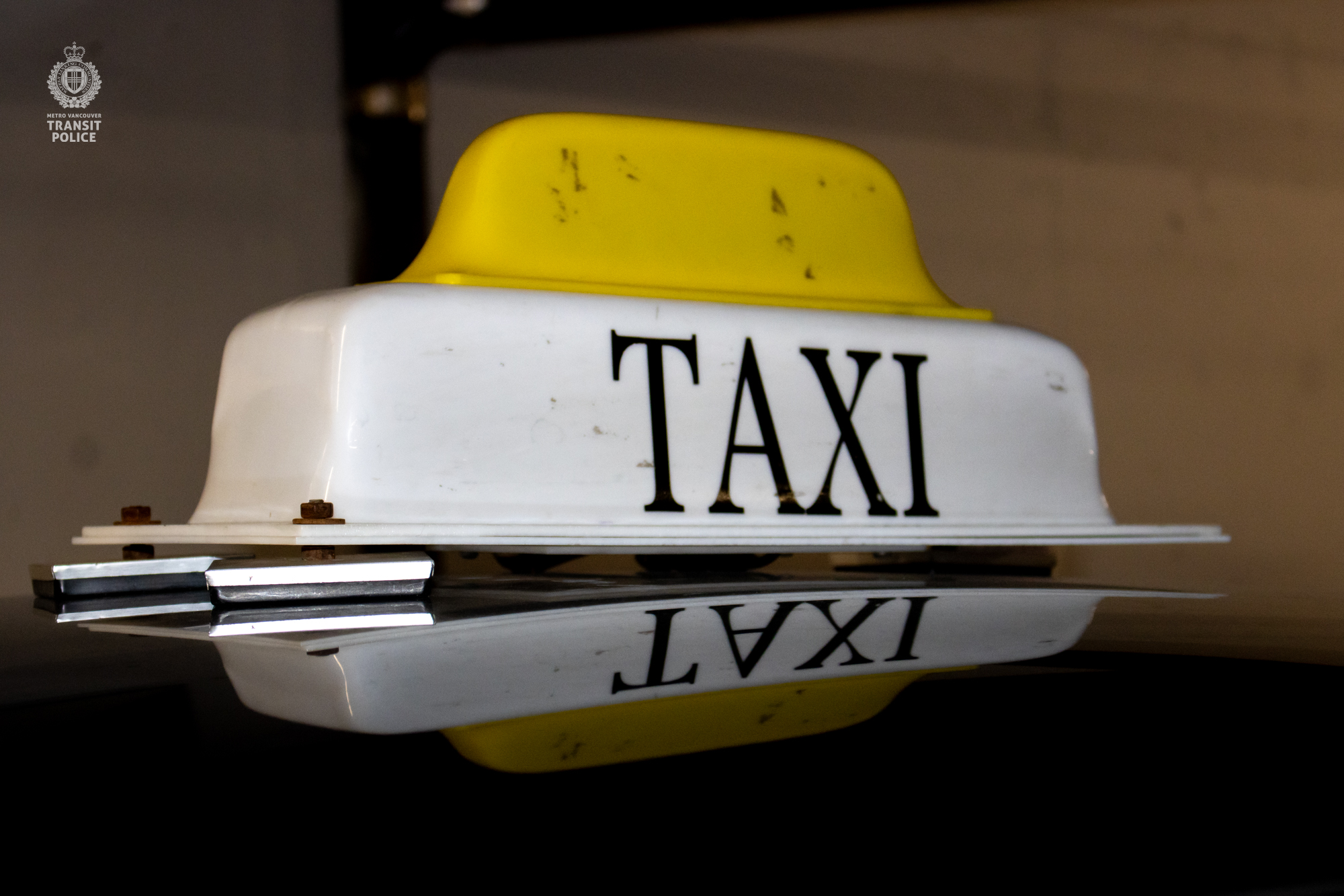 A magnetic TAXI sign